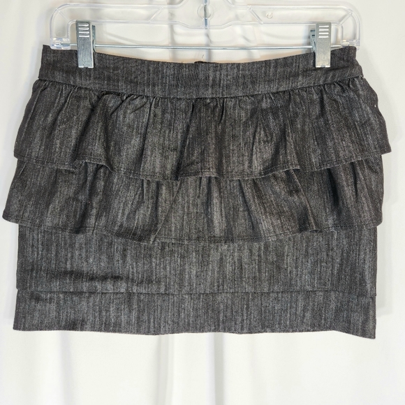Body Central NWOT Grey Ruffle Tiered Mini Skirt w/ Visible Zipper Size Medium - Picture 1 of 7